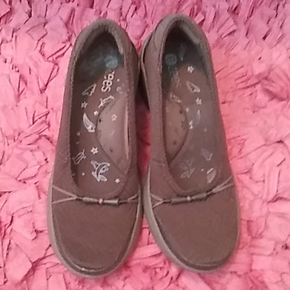 Shoes - Picture 3 of 3